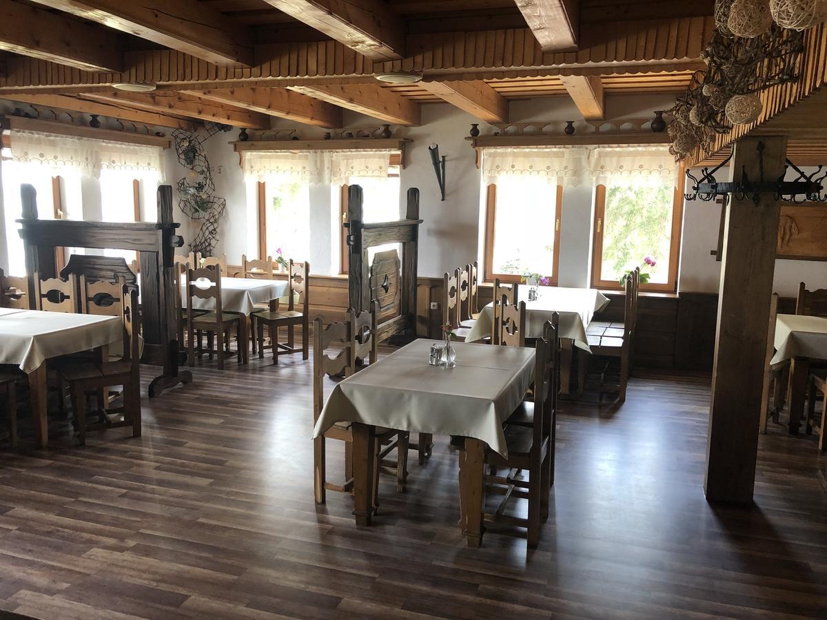 Slanicky Dvor Hotel Námestovo Екстериор снимка