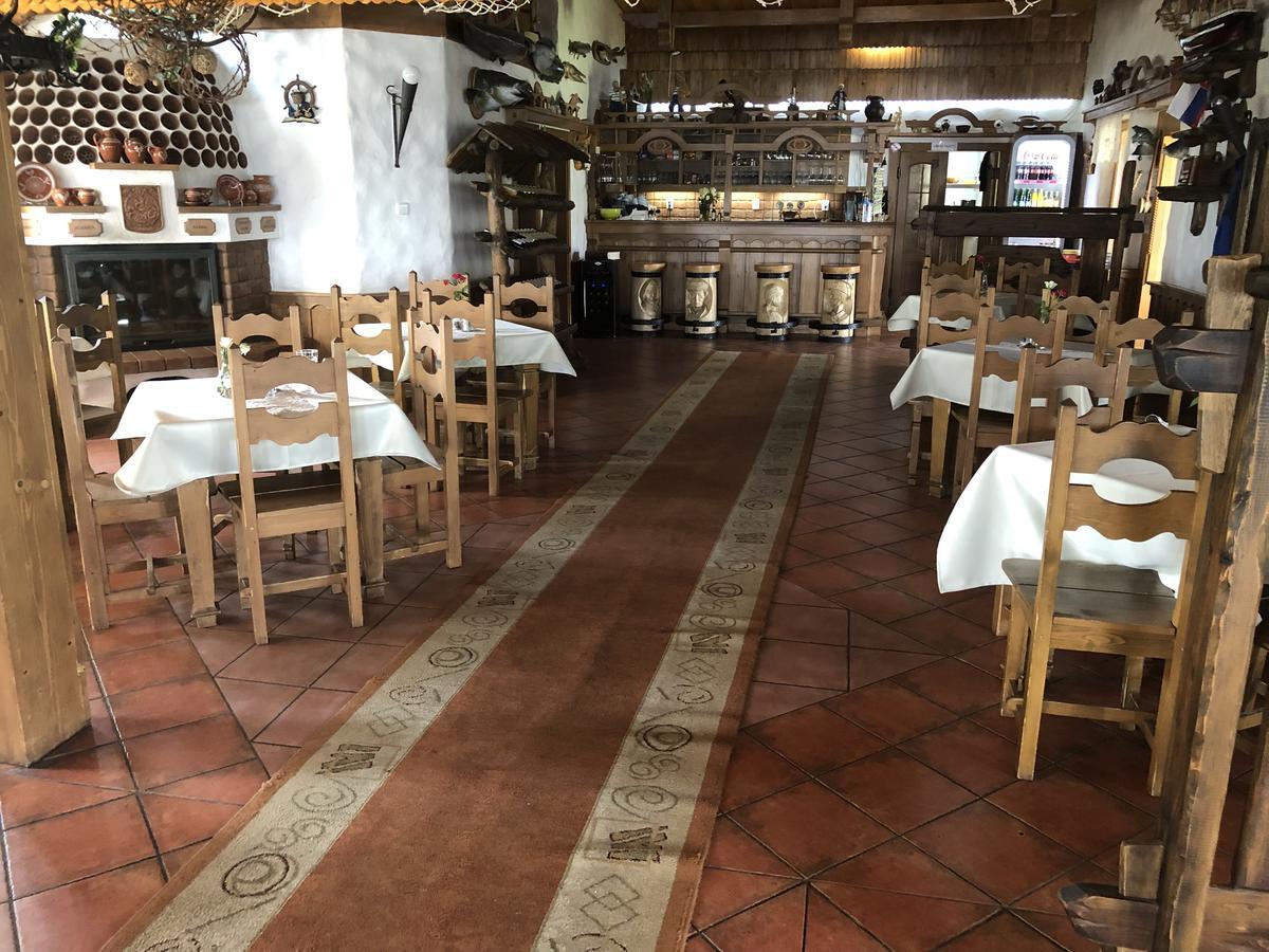 Slanicky Dvor Hotel Námestovo Екстериор снимка