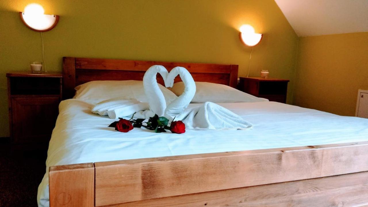 Slanicky Dvor Hotel Námestovo Екстериор снимка